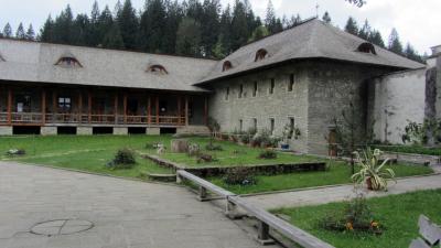 Mănăstirea Voroneţ